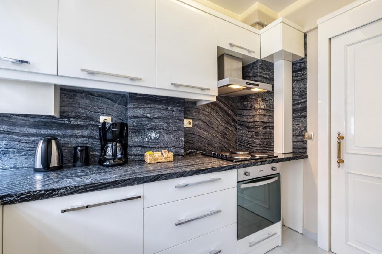 Captivating Flat With Balcony Near Besiktas Pier Apartment Истанбул Екстериор снимка