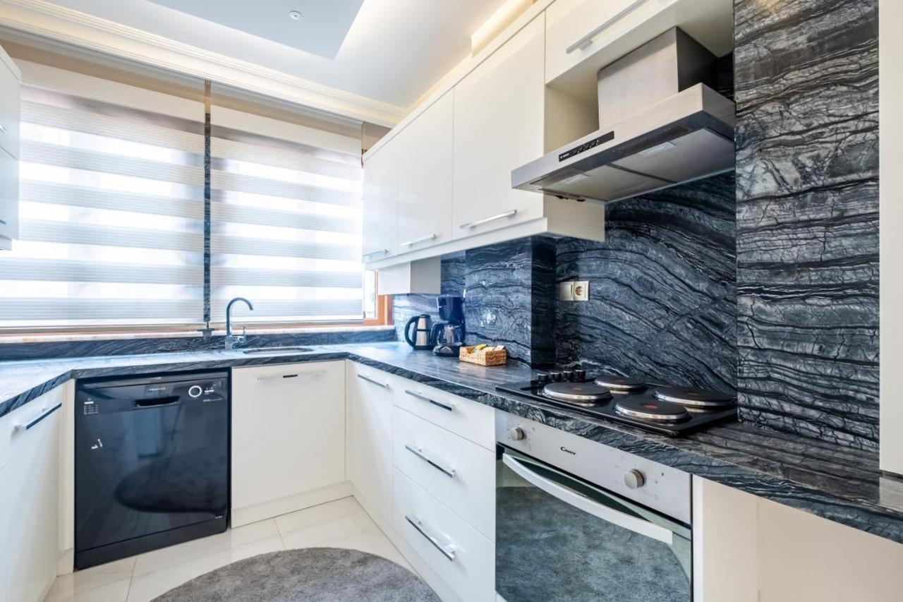 Captivating Flat With Balcony Near Besiktas Pier Apartment Истанбул Екстериор снимка