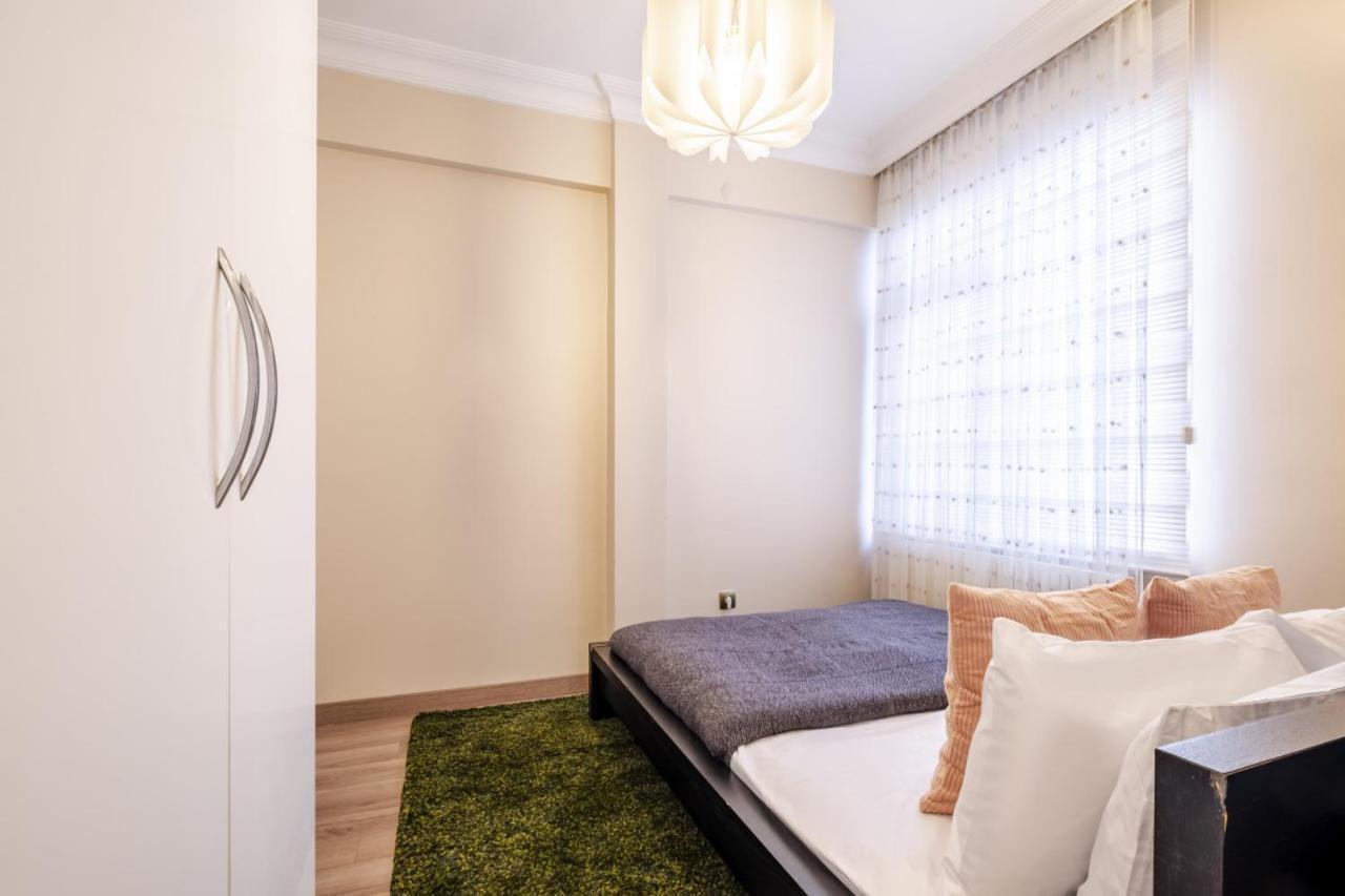 Captivating Flat With Balcony Near Besiktas Pier Apartment Истанбул Екстериор снимка